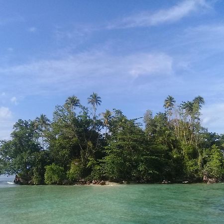 Nusa Nalan Beach Resort Rumah Olat Eksteriør bilde