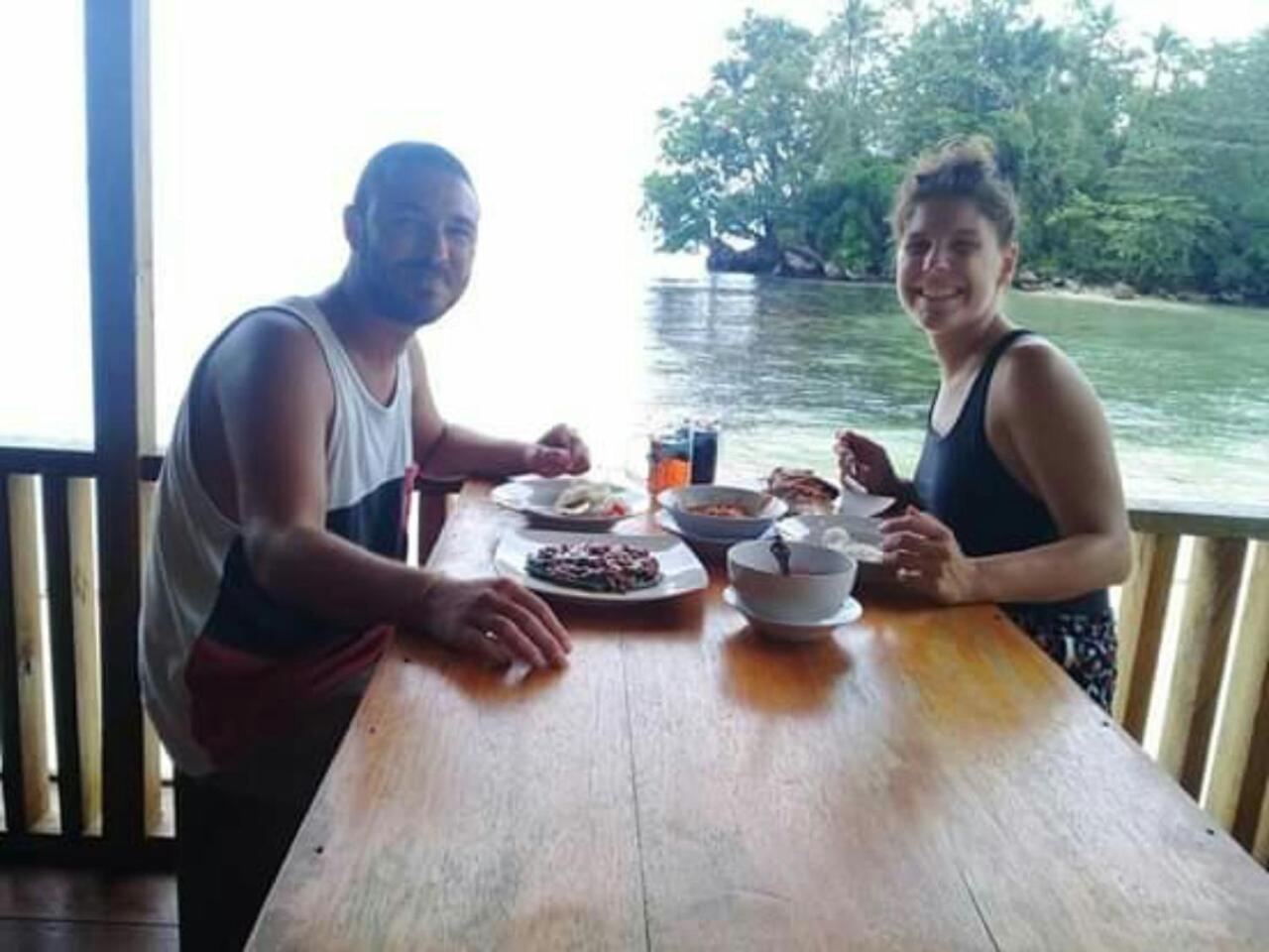 Nusa Nalan Beach Resort Rumah Olat Eksteriør bilde