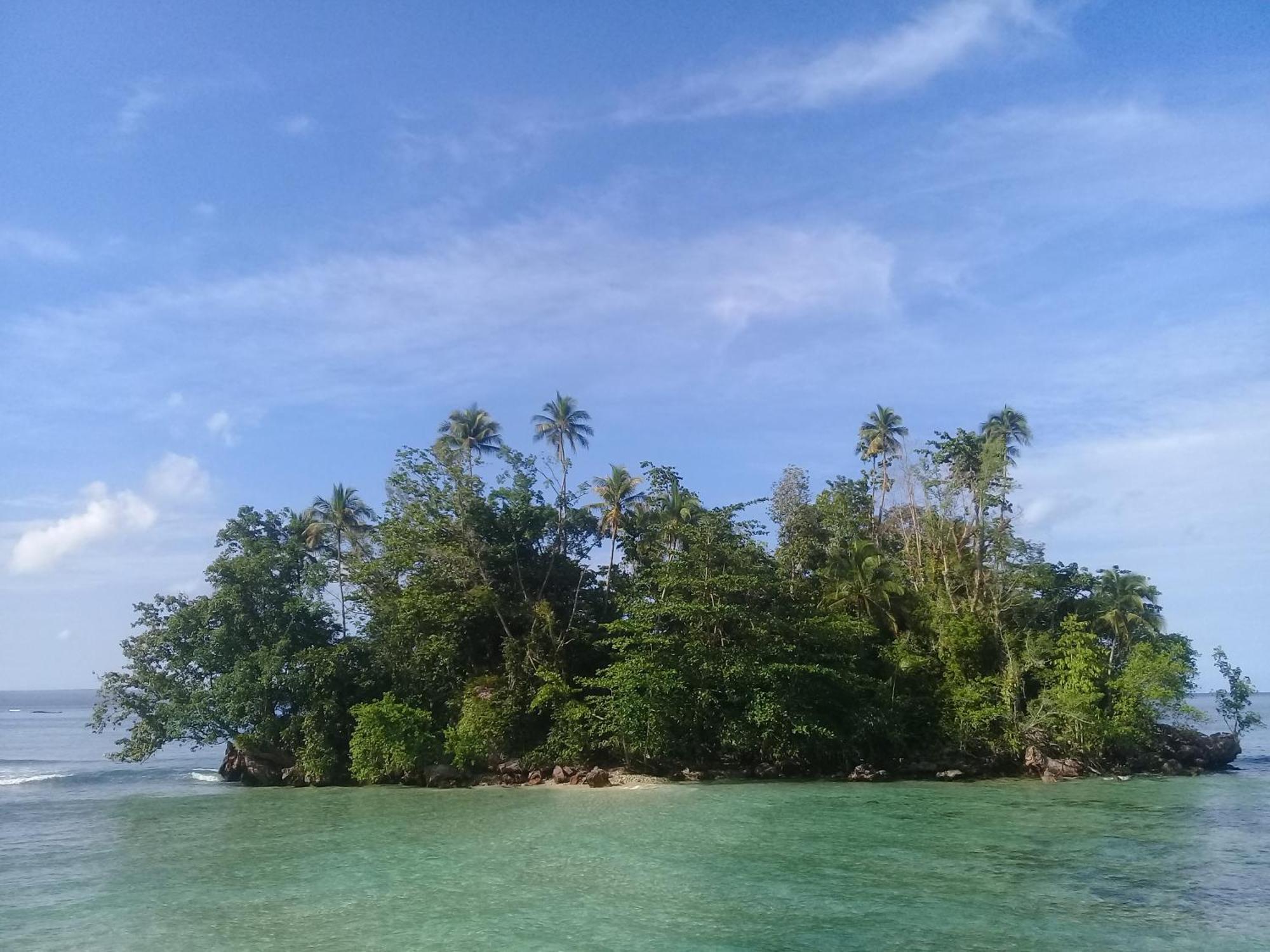 Nusa Nalan Beach Resort Rumah Olat Eksteriør bilde