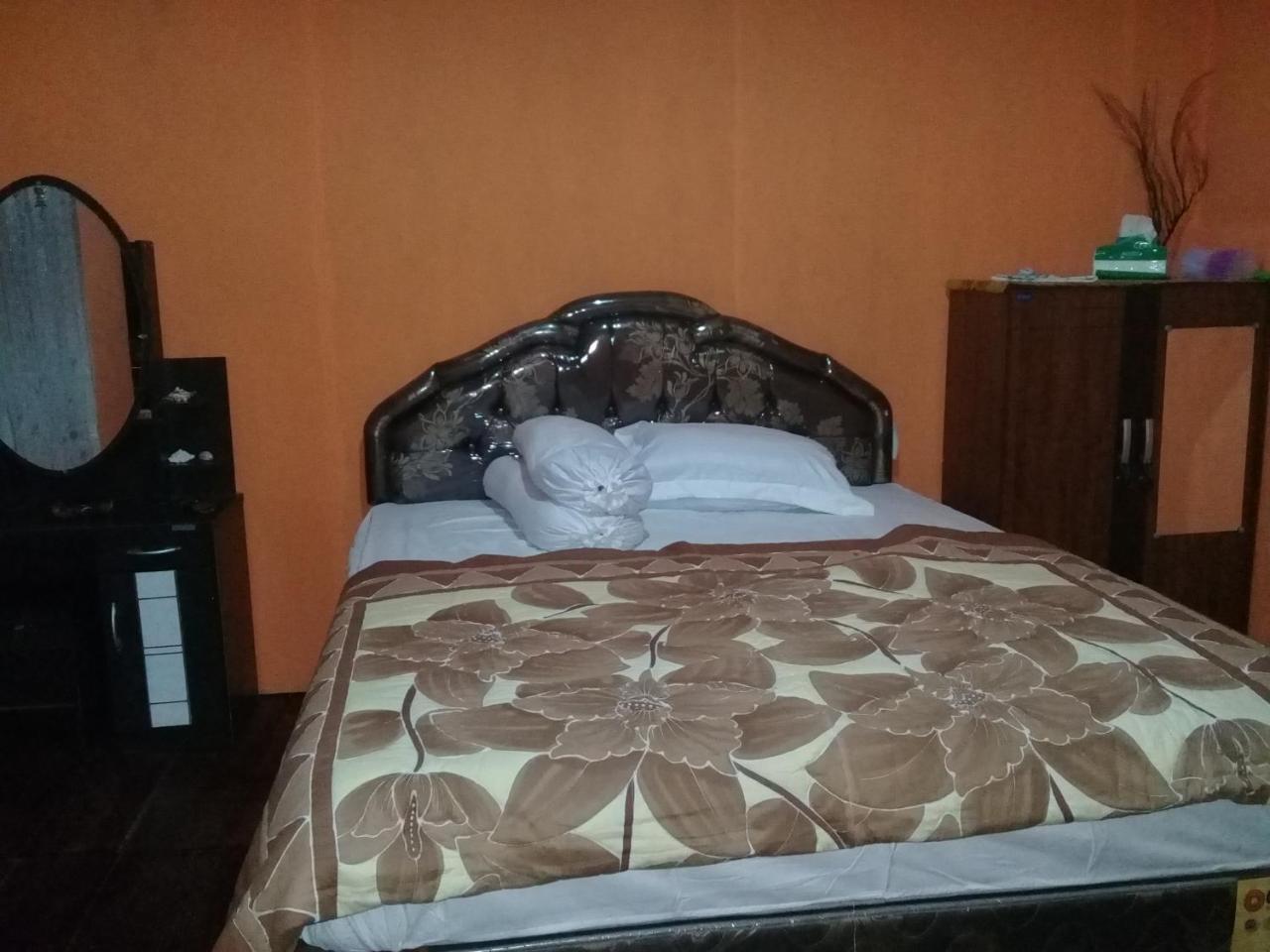 Nusa Nalan Beach Resort Rumah Olat Eksteriør bilde