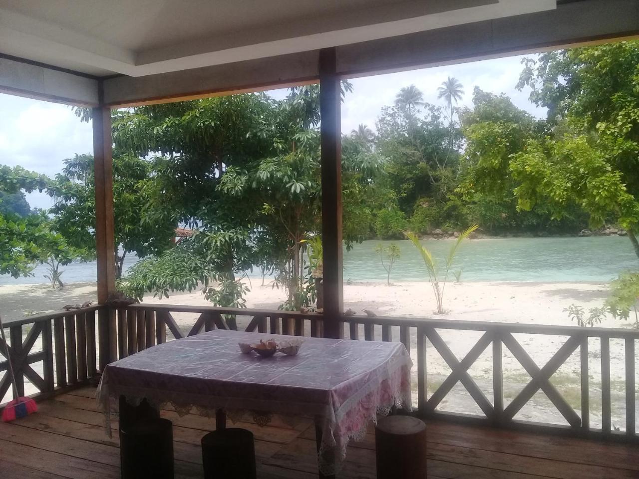 Nusa Nalan Beach Resort Rumah Olat Eksteriør bilde