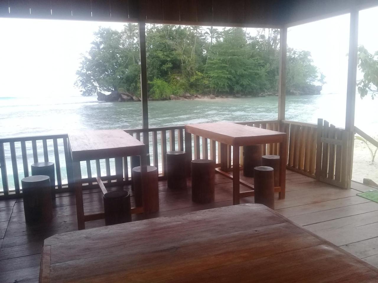 Nusa Nalan Beach Resort Rumah Olat Eksteriør bilde