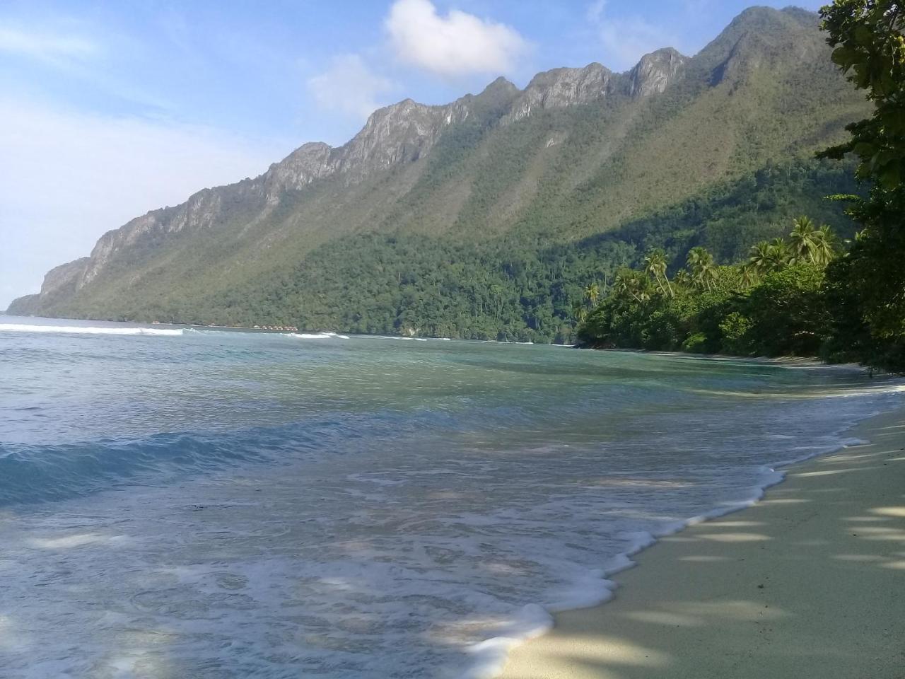 Nusa Nalan Beach Resort Rumah Olat Eksteriør bilde