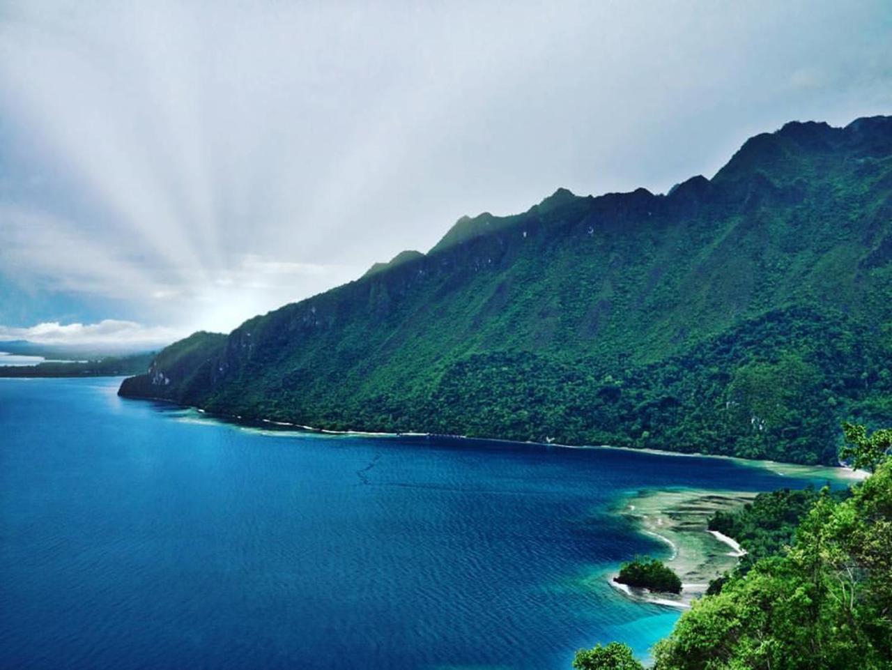 Nusa Nalan Beach Resort Rumah Olat Eksteriør bilde