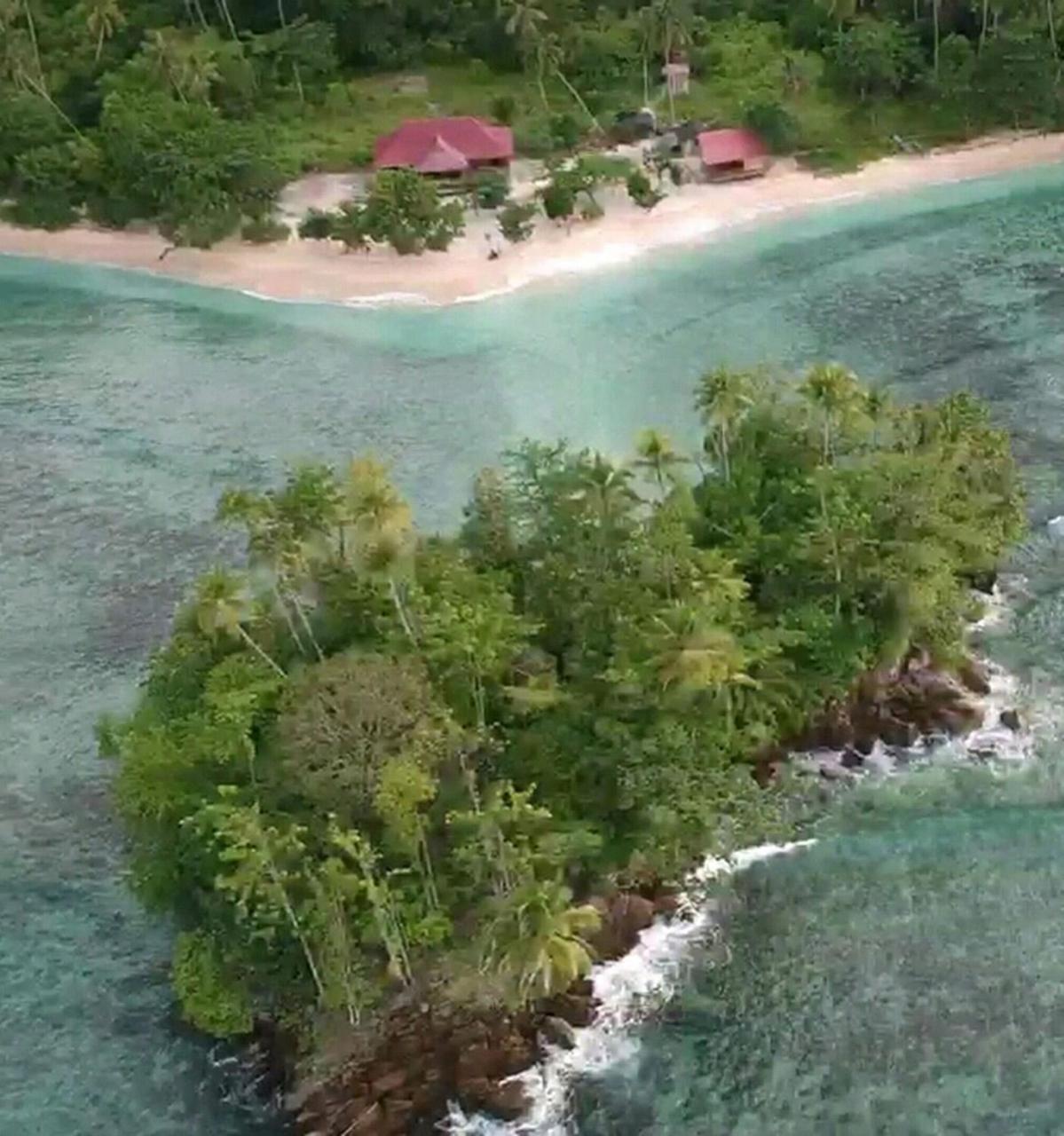 Nusa Nalan Beach Resort Rumah Olat Eksteriør bilde