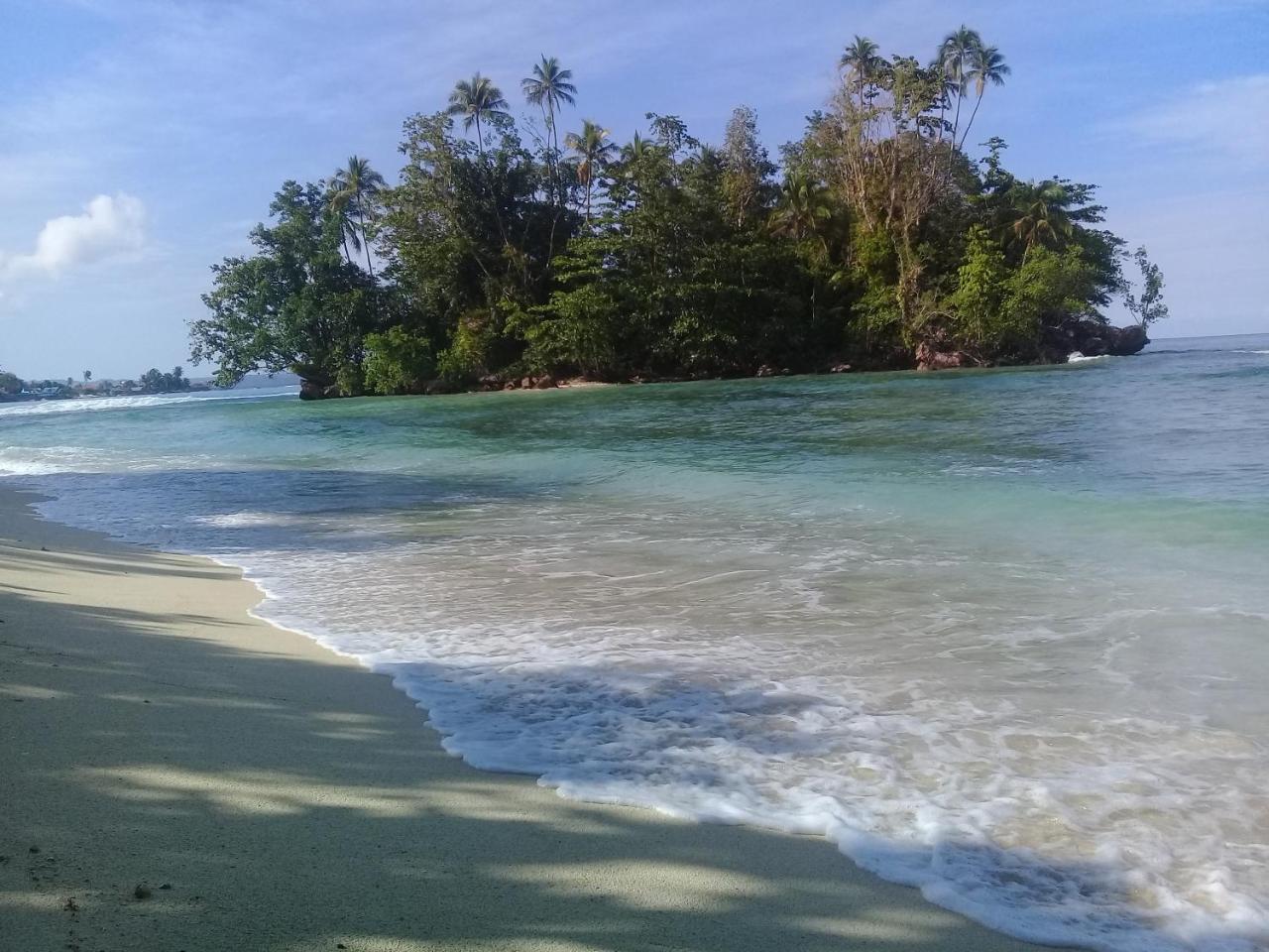 Nusa Nalan Beach Resort Rumah Olat Eksteriør bilde
